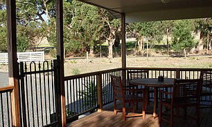 Lazy Days B&B Cottage - Lightning Ridge Tourism 2