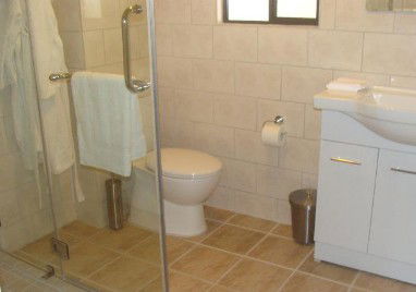 Luxury Vineyard Cottage On Pike River, Lyrup - Lightning Ridge Tourism 4