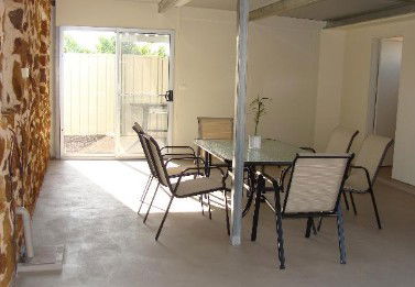 Luxury Vineyard Cottage On Pike River, Lyrup - Lightning Ridge Tourism 5