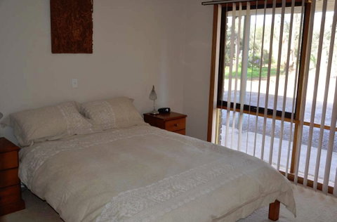 The Beach House - Normanville - Lightning Ridge Tourism 1
