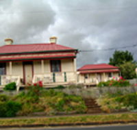 Tier View Twin Cottages - Lightning Ridge Tourism