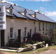 Lythgos Row of Romantic Cottages - Lightning Ridge Tourism