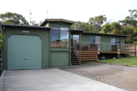 Freycinet Holiday Accommodation - Lightning Ridge Tourism 0