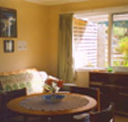 Summer Sett Holiday Unit - Lightning Ridge Tourism