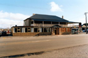 Campbell Town Motel And Bistro - Lightning Ridge Tourism 0