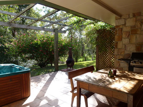 Bushland Cottages And Lodge - Lightning Ridge Tourism 3