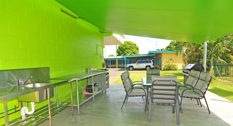 Mareeba Lodge Motel - Lightning Ridge Tourism 3