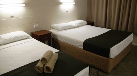 Mareeba Lodge Motel - Lightning Ridge Tourism 4