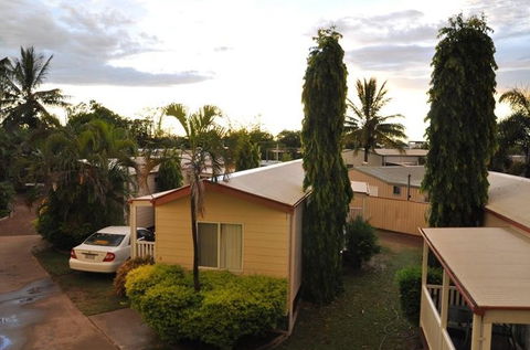 Ashs Holiday Units And Cafe - Lightning Ridge Tourism 5