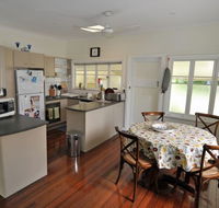 Cairns Holiday Homes Wilks House - Lightning Ridge Tourism