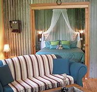 Crater Lakes Rainforest Cottages - Lightning Ridge Tourism