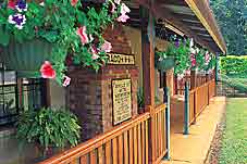 Curtain Fig Motel - Lightning Ridge Tourism 0