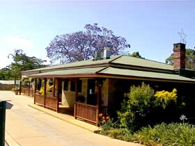 Curtain Fig Motel - Lightning Ridge Tourism 3