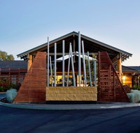 Wyndham Seven Mile Beach - Lightning Ridge Tourism