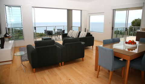 Rainbow Ocean Palms Resort - Lightning Ridge Tourism 4