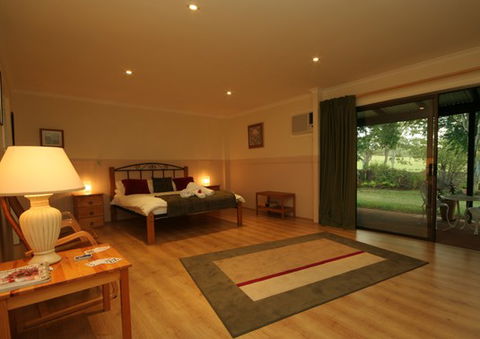 Lagoon Pocket Bed And Breakfast - Lightning Ridge Tourism 1