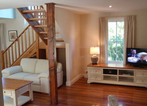 Blue Haven Cottage - Lightning Ridge Tourism 0