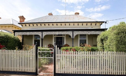 Evandale - Lightning Ridge Tourism 0