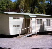 Castlemaine Central Cabin  Van Park - Lightning Ridge Tourism