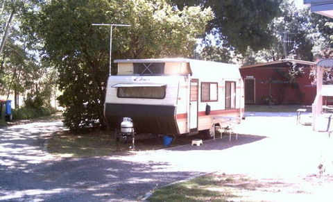 Castlemaine Central Cabin & Van Park - Lightning Ridge Tourism 1
