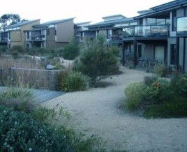 Moorhen Cove - Lightning Ridge Tourism 1