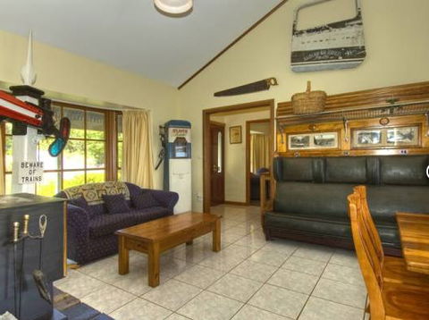 Lavender Views - Lightning Ridge Tourism 4