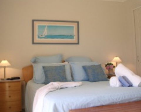 A Bay Beachcomber And Jervis Bays SeaChange - Lightning Ridge Tourism 1