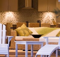 Lochani at the Beach - Lightning Ridge Tourism