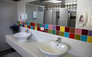 Badgee Park - Lightning Ridge Tourism 0