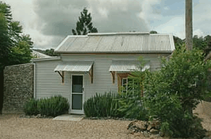 Mavis's Kitchen and Cabins - Lightning Ridge Tourism