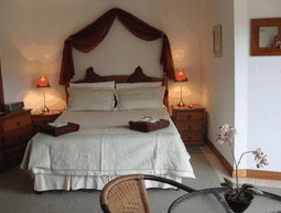 A View of Mt Warning Bed and Breakfast - Lightning Ridge Tourism