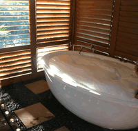 Ripples on the Creek - Lightning Ridge Tourism
