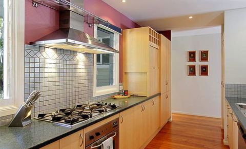 Abode At Byron - Lightning Ridge Tourism 3