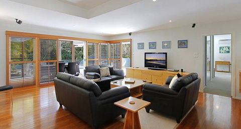 Abode At Byron - Lightning Ridge Tourism 4