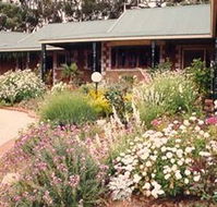 Red Gum Lagoon Cottages - Lightning Ridge Tourism