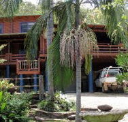 Bass Lodge - Lightning Ridge Tourism