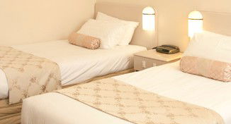 Pacific Motel - Lightning Ridge Tourism 1