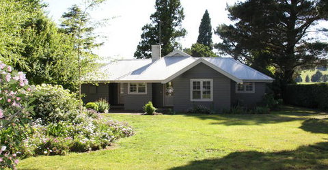 Book Barn Cottage - Lightning Ridge Tourism 5