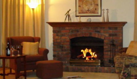 Clontarf Bed And Breakfast - Lightning Ridge Tourism 1