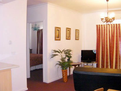 Albury Commodore Motor Inn - Lightning Ridge Tourism 0