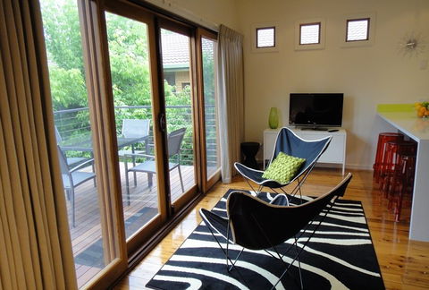 Nangara Serviced Accommodation Albury - Lightning Ridge Tourism 0
