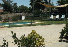 Motel Meneres - Lightning Ridge Tourism 3