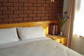 Murray Bank Holiday Units And Yabby Farm - Lightning Ridge Tourism 4