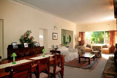 Oakleigh Rural Retreat - Lightning Ridge Tourism 1