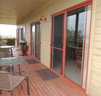 Avon View Stays - Lightning Ridge Tourism