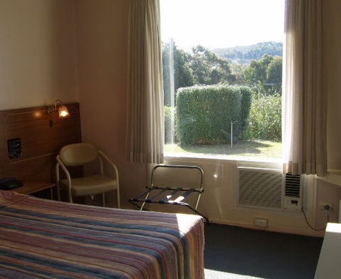 Garden Motor Inn - Lightning Ridge Tourism 4