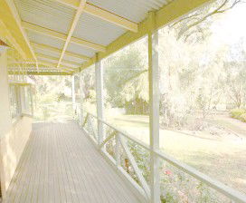 Do Book Inn - Lightning Ridge Tourism 0