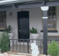 The Old Bridge Inn - Lightning Ridge Tourism