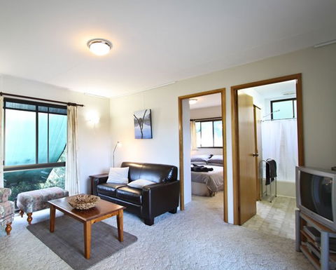 Talmalmo Cottage - Lightning Ridge Tourism 3