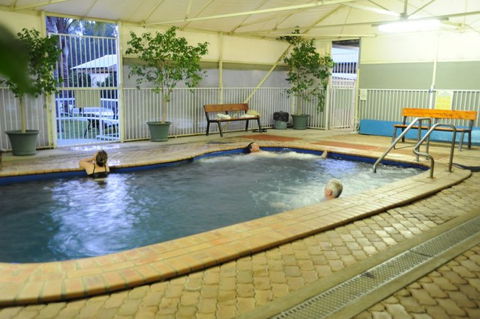 Artesian Spa Motel - Lightning Ridge Tourism 0
